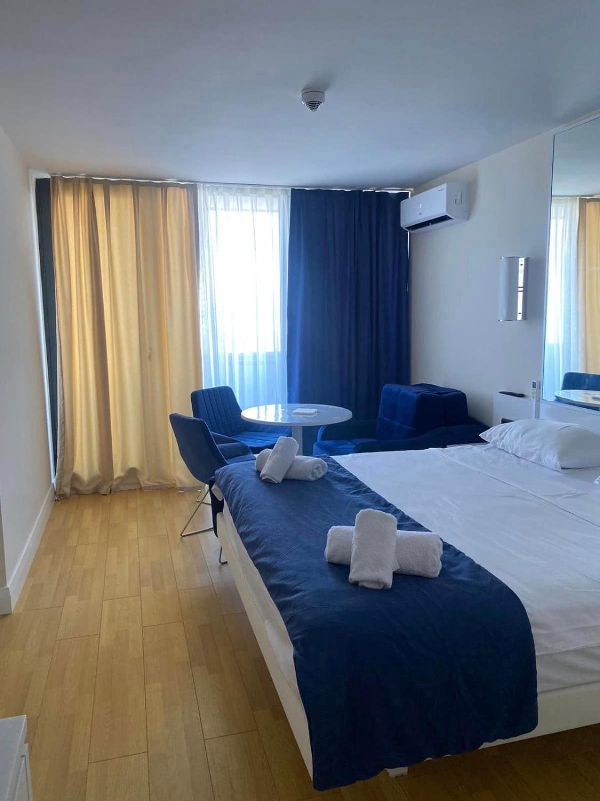 Suites Orbi City Aparthotel 바투미 외부 사진