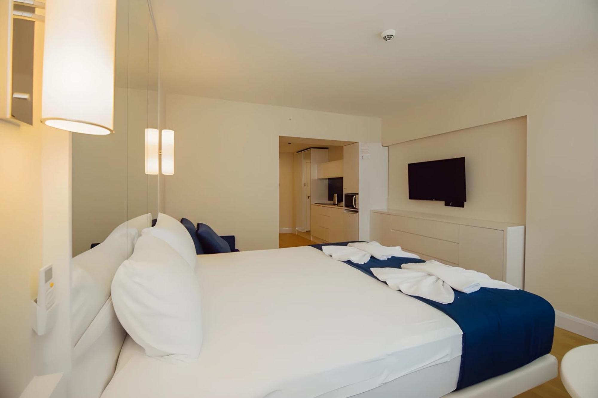 Suites Orbi City Aparthotel 바투미 외부 사진