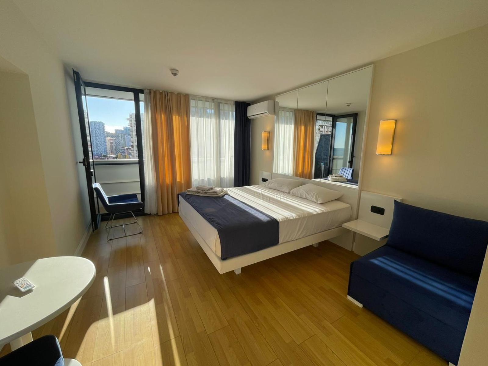 Suites Orbi City Aparthotel 바투미 외부 사진