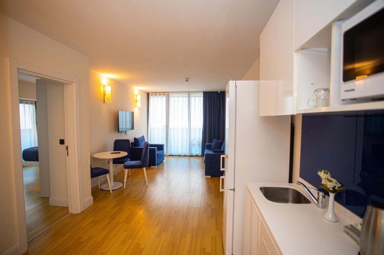 Suites Orbi City Aparthotel 바투미 외부 사진