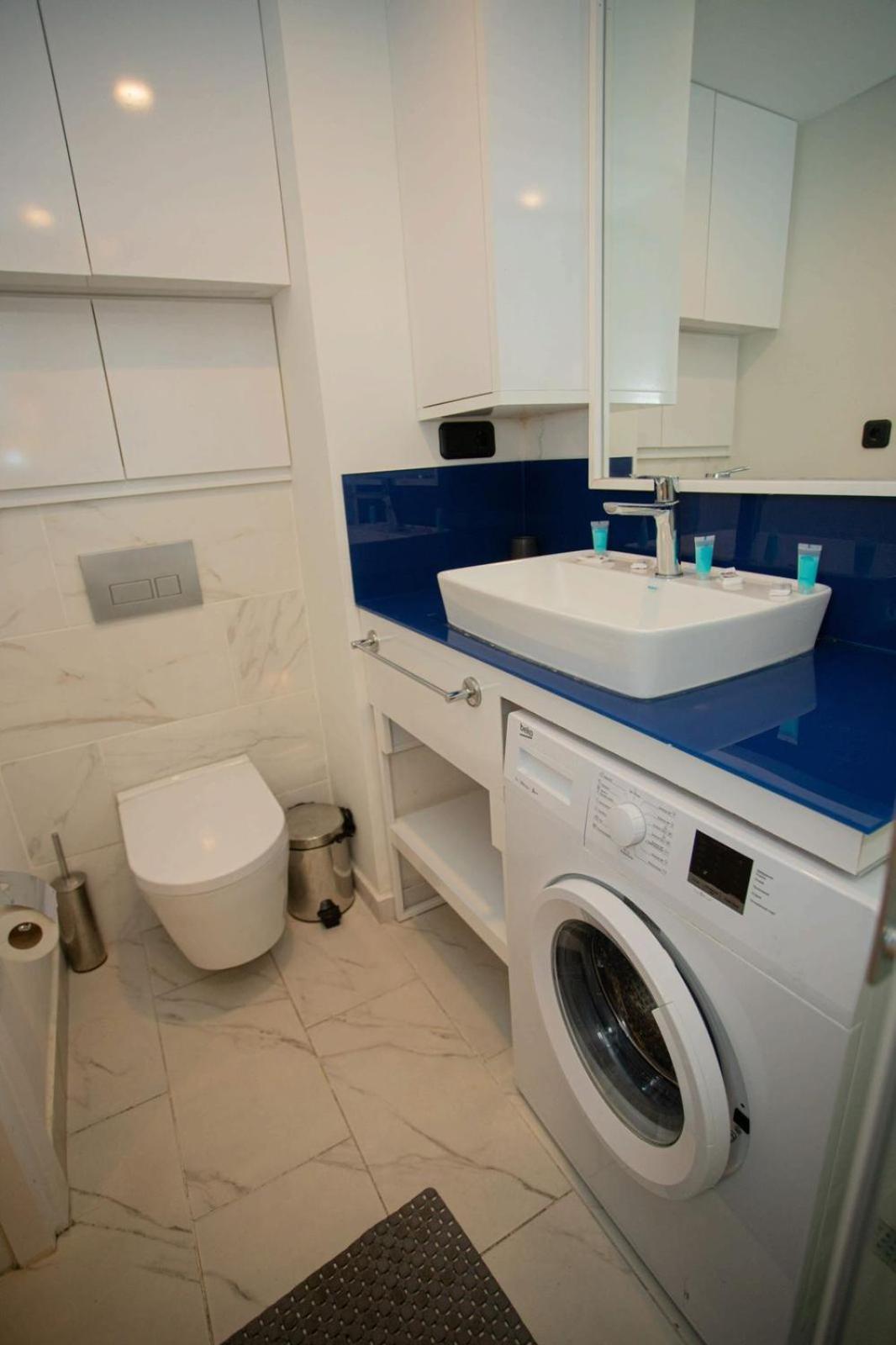 Suites Orbi City Aparthotel 바투미 외부 사진