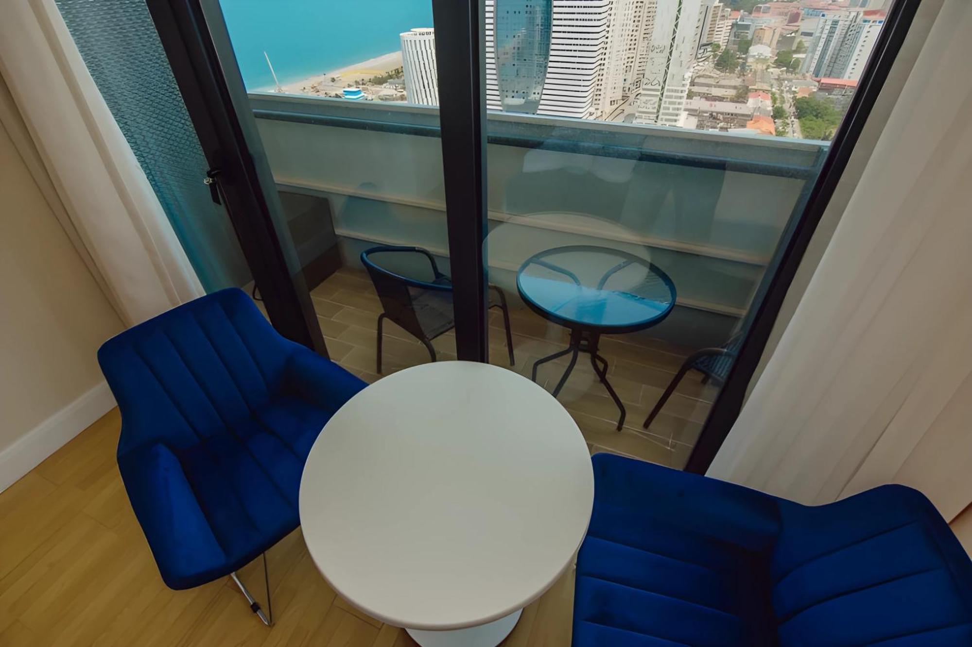 Suites Orbi City Aparthotel 바투미 외부 사진