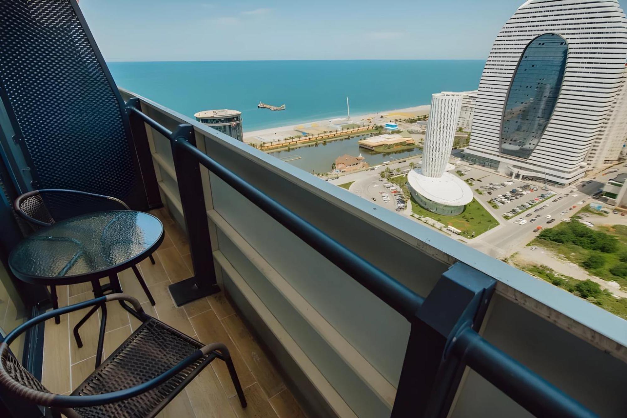 Suites Orbi City Aparthotel 바투미 외부 사진