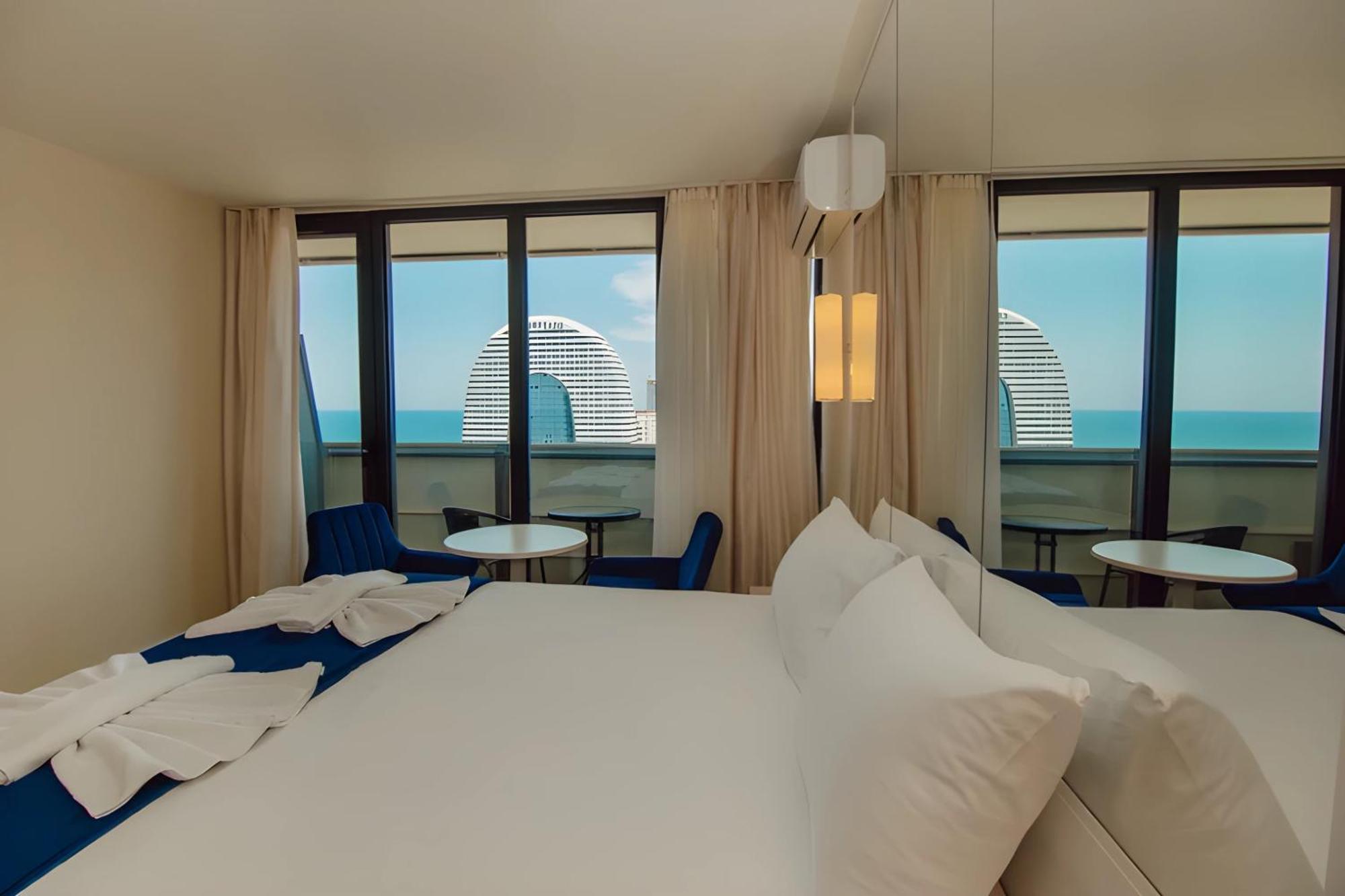 Suites Orbi City Aparthotel 바투미 외부 사진