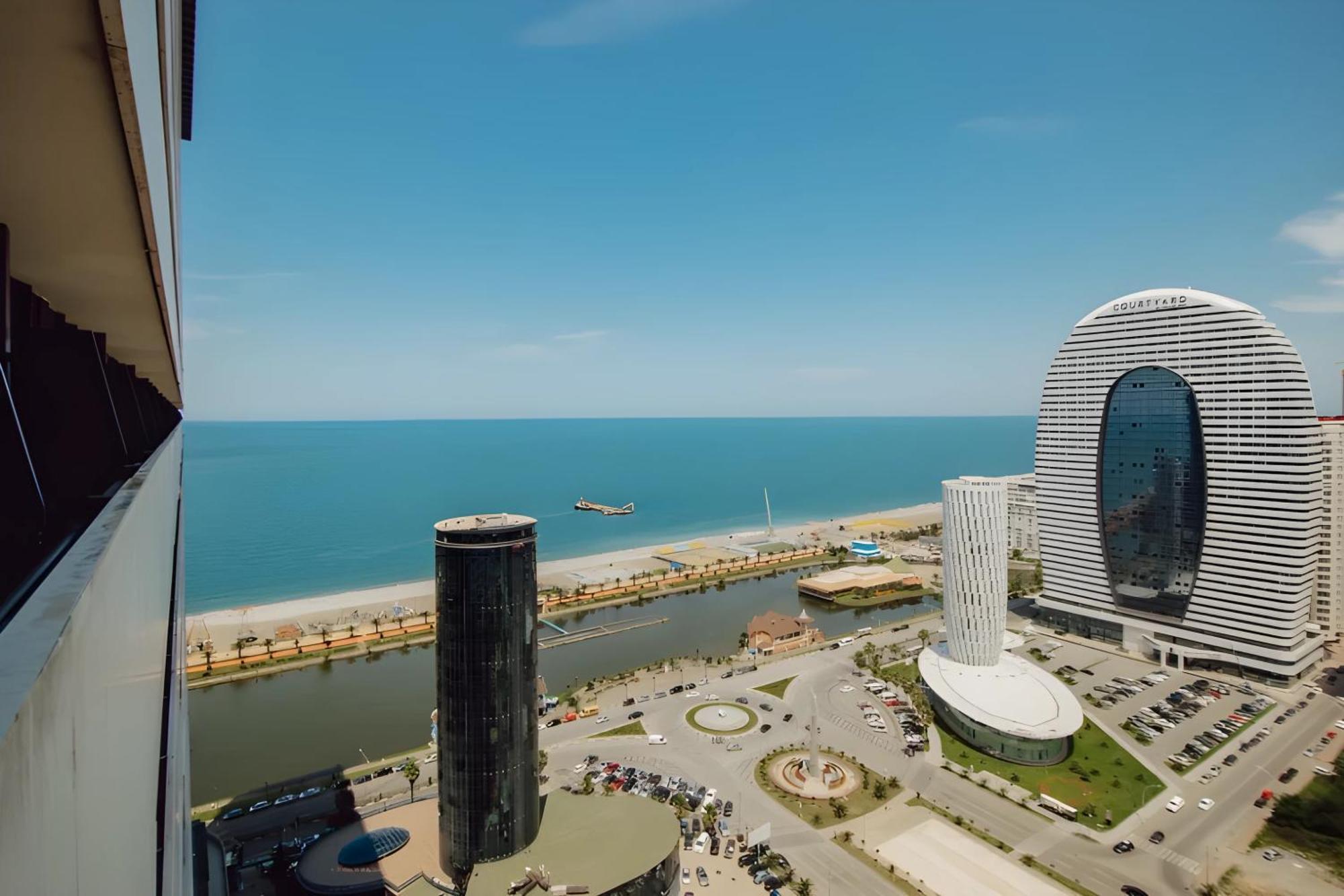 Suites Orbi City Aparthotel 바투미 외부 사진